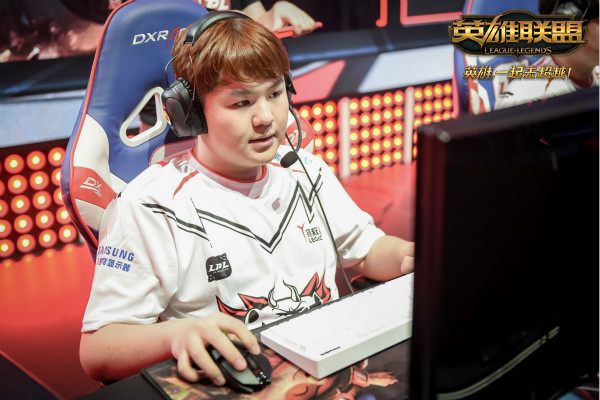 开云APP-KT险胜100T，Doinb操刀奇招英雄翻盘激烈交锋2025世界赛，锁定晋级资格的简单介绍