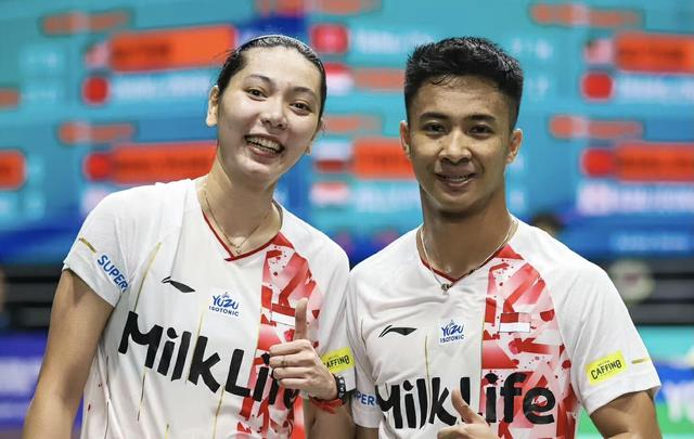 日本队碾压中国队,黄鸭组合刷新纪录 日本队碾压中国队,黄鸭组合刷新纪录