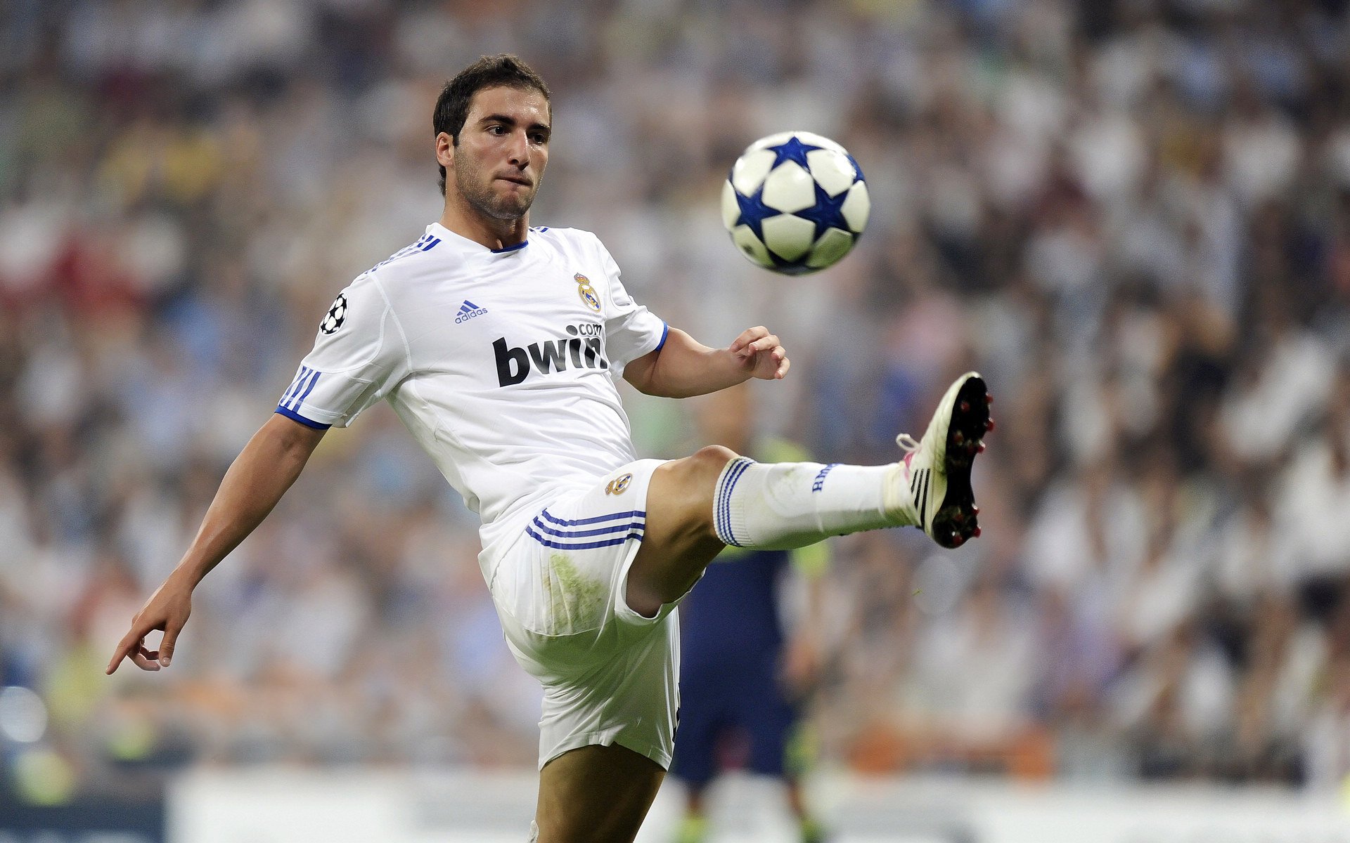 凤凰涅槃！总决赛之夜布克化身完美战神，太阳因他而灼烧天际